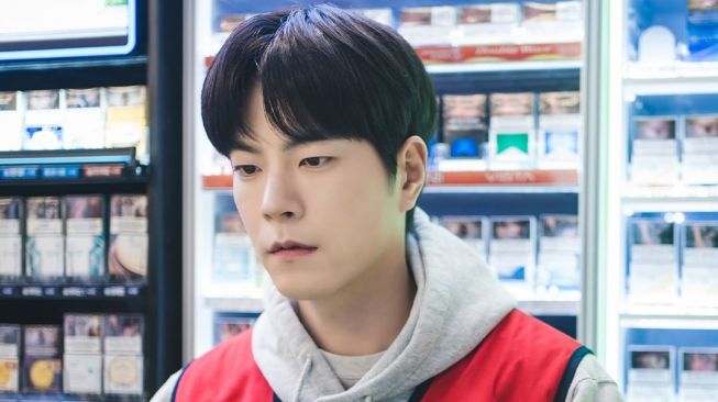 Hong Jong Hyun di Stock Struck (Instagram/@tving.official)