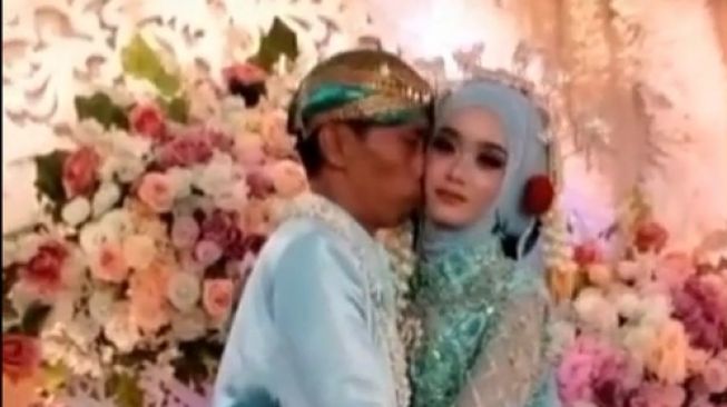 Video Resepsi Nikah Pasangan Ini Mendadak Viral, Warganet: Merasa Gagal Gue Jadi Cowok