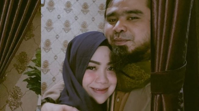 Potret Kemesraan Gus Samsudin dan Yuni LIDA (Instagram/@umiyuni_gussamsudin)