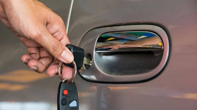 Cara Memperbaiki Door Lock Pintu Mobil dengan Langkah Mudah