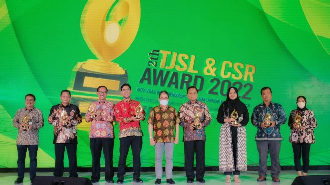 Dukung Capaian SDGs, Semen Gresik Raih Penghargaan TJSL & CSR Award 2022