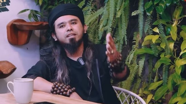 Heboh Video Viral Gus Samsudin Salah Kutip Ayat Al Quran, Publik: Makin Malu Aja Si Gus Dukun