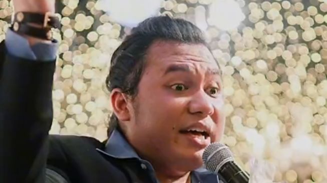 Keanu Agl Pertama Kali Jadi MC Nikahan, Netizen: Kocak Banget