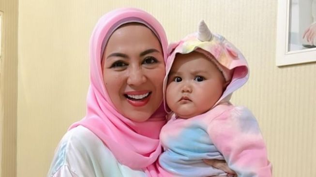 Potret Meshwa Anak Bungsu Denny Cagur (Instagram/@shantydenny)