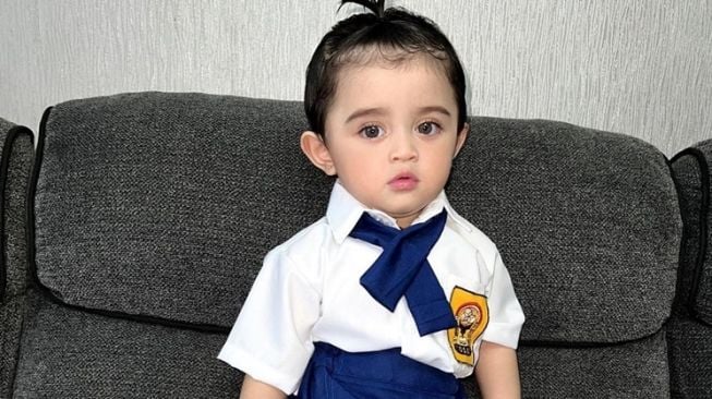 Bayi artis pakai kostum unik (Instagram/@guzelimalisyakieb)