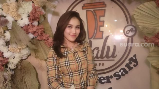 Nyanyi Sambil Nangis, Ayu Ting Ting Ternyata Ingat Pernikahannya yang Cuma Bertahan 20 Hari