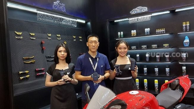 NAMOTA dari Jepang menyajikan produk aksesoris sampai car care lewat GIIAS 2022 [Suara.com/Manuel Jeghesta Nainggolan].