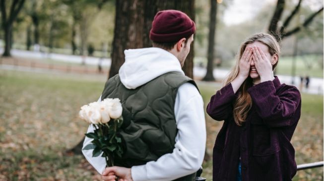 5 Kado Wisuda untuk Pacar yang Berkesan