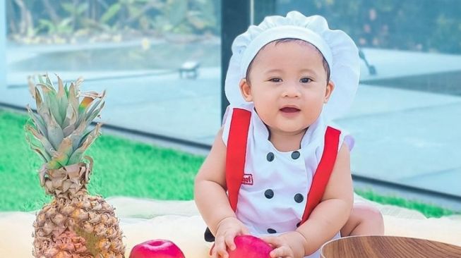 Bayi artis pakai kostum unik (Instagram/@raditya_dika)