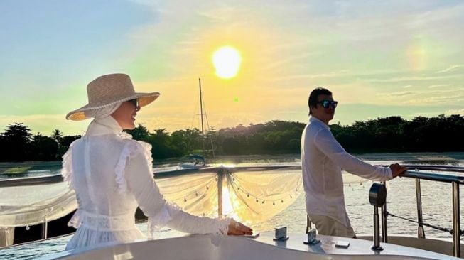 Gaya Liburan Syahrini ke Jepang (Instagram/@princessyahrini)