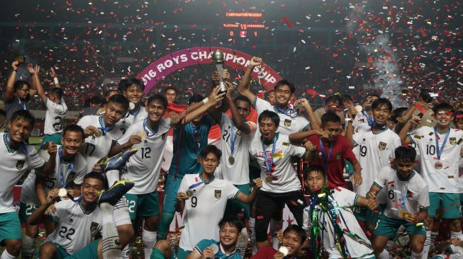 Indonesia Juara Piala AFF U-16, Nova: Tugas Kita Jaga Pemain Muda Tak Layu Sebelum Berkembang