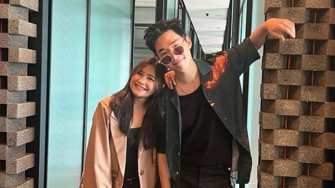 Momen Prilly Latuconsina Ngopi Bareng Henry Lau. (Instagram/henryl89)