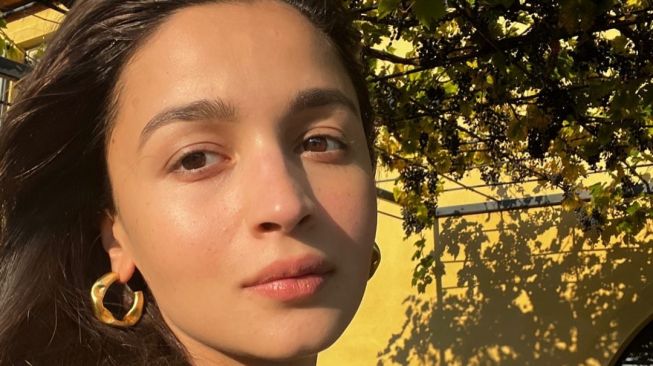 7 Rahasia Kecantikan Alia Bhatt, Aktris Bollywood yang Bikin Banyak Orang Jatuh Hati