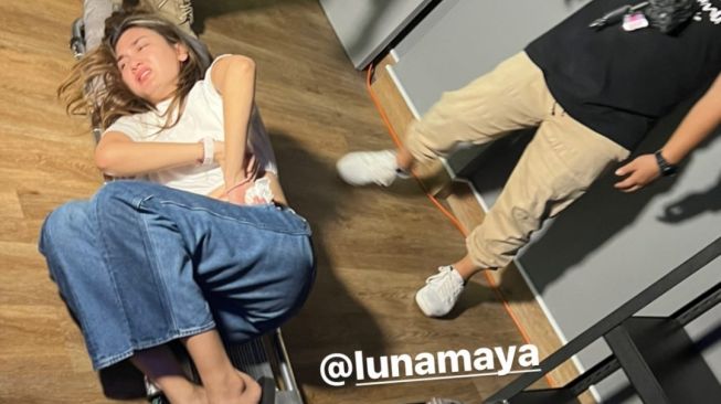 Lunamaya Xnxx - VIDEO Luna Maya Sesak Napas dan Dilarikan ke RS, Bobon Santoso Minta Maaf:  Gue Nyesel Lakukan