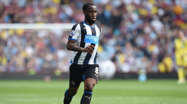 Vurnon Anita saat memperkuat Newcastle pada 2016 lalu. [Paul ELLIS / AFP]