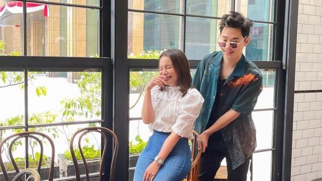 Potret Henry Lau di Indonesia (Instagram/itsrossa910)