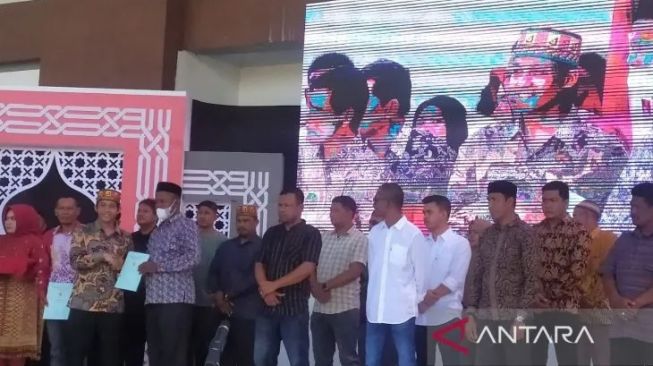 Peringatan 17 Tahun Damai Aceh, Wamen ATR/BPN Serahkan Lahan untuk Eks Kombatan