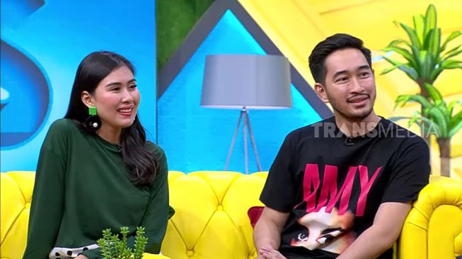 Raffi Ahmad interogasi Syahnaz Sadiqa (YouTube/TRANS7 Official)