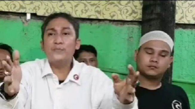 Tangkapan layar video viral Habib Jindan menyebut Pesulap Merah Penipu. [TikTok]