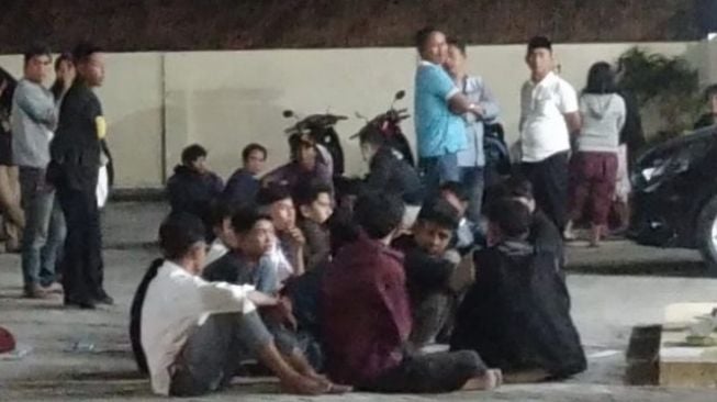 Pelajar di Kramatwatu Diserang Belasan Siswa Hingga Alami Luka Bacok di Punggung