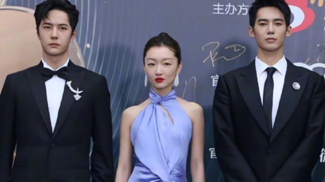 5 Momen Berkesan di Weibo Movie Night 2022, Ada Zhou Dongyu dan Pengawalnya