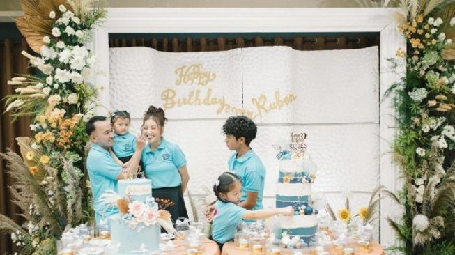 Potret Ultah Ruben Onsu ke-39 (instagram/@sarwendah29)