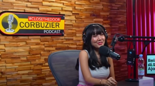 Lucinta Luna Keceplosan soal Sunat di Podcast Deddy Corbuzier: Elu Mah Suka Mancing-Mancing