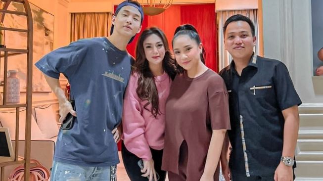 Celine Evangelista Dijodoh-jodohkan dengan Henry Lau, Marshel Widianto Tergusur?