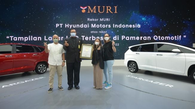 Tampilkan Layar LED Terbesar di GIIAS 2022, Hyundai Mencetak Rekor MURI