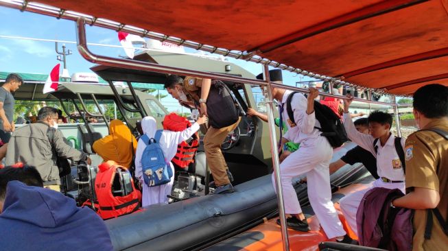 Kapal Pengangkut Siswa Bocor, Pemkot Segera Bangun Jembatan Kampung Baru-Kariangau