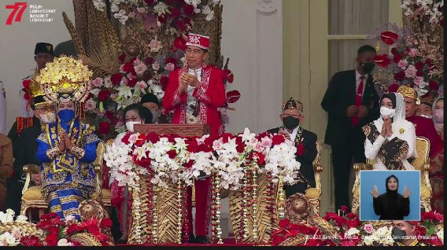 Apresiasi Pengibaran Bendera Merah Putih oleh Paskibraka di Istana Merdeka, Jokowi Tepuk Tangan