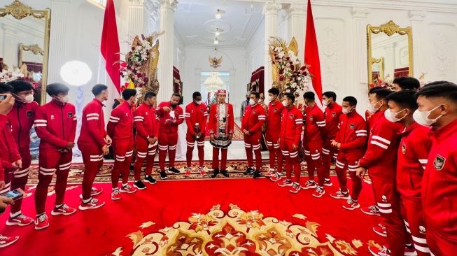 Timnas U-16 Sukses Juarai AFF,  Jokowi janjikan Training Camp yang Bagus