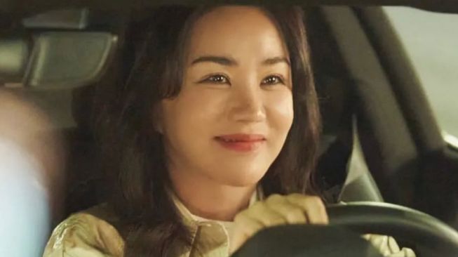 Ulang Tahun Ke-53 Tahun, Ini 4 Drama Uhm Jung Hwa Paling Baru