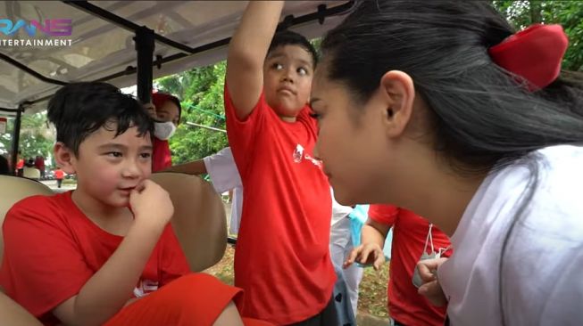 Keseruan lomba keluarga Raffi Ahmad (youtube/ransentertainment)