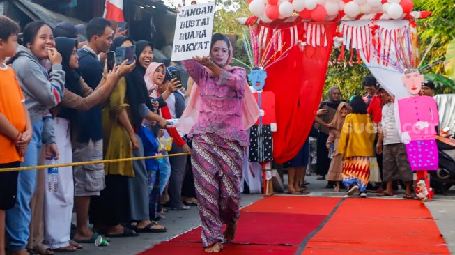 4 Fakta Ciliwung Fashion Week, Warga Pamer Kostum Nyentrik hingga Jadi Ajang Kritik