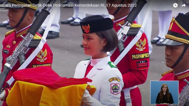 Mengenal I Dewa Ayu Firsty, Gadis Pembawa Baki Paskibraka Nasional 2022 yang Curi Perhatian