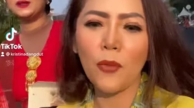 Potret Artis Hadiri Upacara di Istana Merdeka (Instagram/@kristinadangdut)