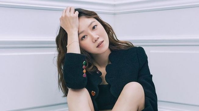 Fakta Gong Hyo Jin (instagram/@rovvxhyo)