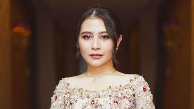 10 Artis Ramaikan Hari Kemerdekaan, Unggah Foto Pakai Baju Daerah