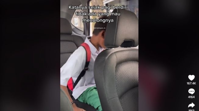 Viral Orangtua Kerja di Luar Daerah, Bocah Sendirian Cari Tumpangan ke Sekolah