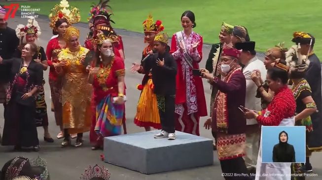 Penyanyi Asli Ojo Dibandingke Mewek, Lihat Farel Prayoga Tampil di Istana Merdeka