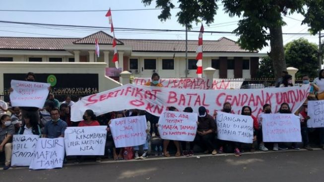 Geruduk Kantor Pengadilan Negeri Cibinong, Massa Aksi: Jangan Mau Dihasut Mafia Tanah