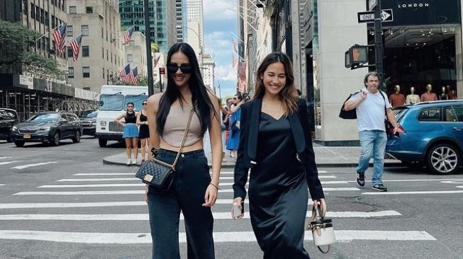 Potret Kebersamaan Anya Geraldine dan Pevita Pearce (Instagram/anyageraldine)