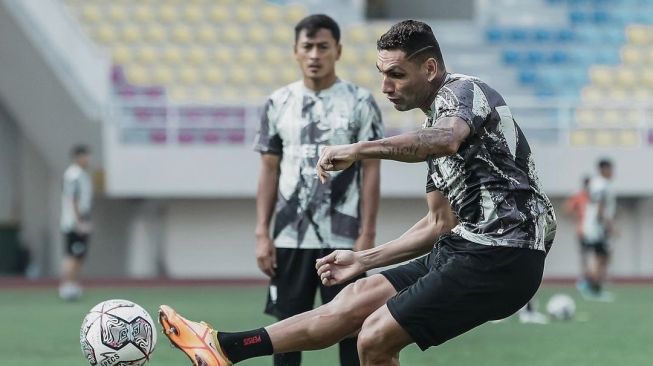 Bek Persis Solo Jaimerson Xavier Pindah ke Bali United?