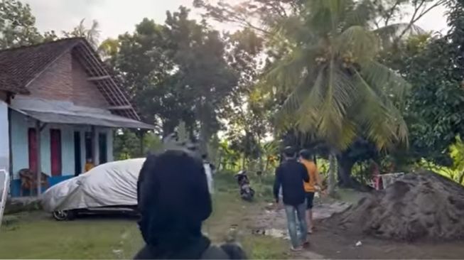 Potret Rumah Farel Prayoga. (YouTube/MAMBRUUT OFFICIAL)