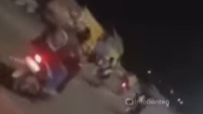 Viral Kawanan Geng Motor Berkeliaran di Sekitar Jembatan Bogeg, Tenteng Sajam Terbar Ketakutan