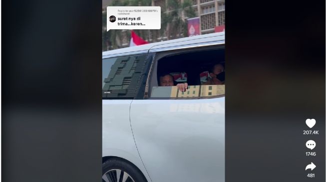 Video Prabowo Subianto Menyapa Warga Saat Berpapasan di Lampu Merah, Sikapnya Tuai Pujian: Ramah Banget!