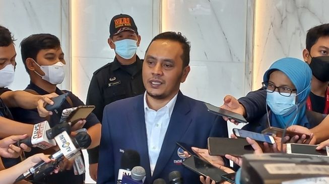 Ketua DPP Partai NasDem, Willy Aditya di Nadem Tower, Senin (22/8/2022). (Suara.com/Bagas)