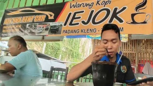 Omzet Warung Kopi di Simeulue Menurun Gegara Jaringan Internet Mati