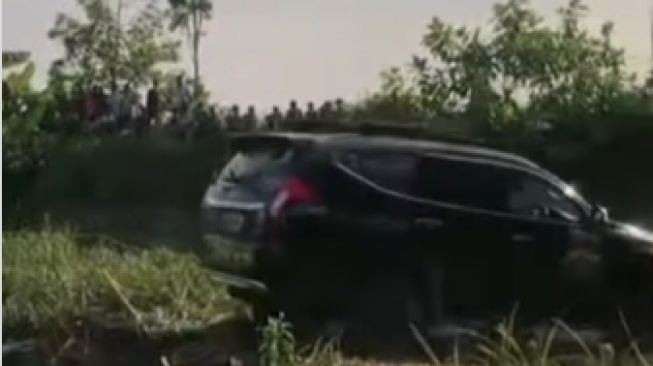 Pajero Sport diajak untuk ikut balap Rally (Instagram)